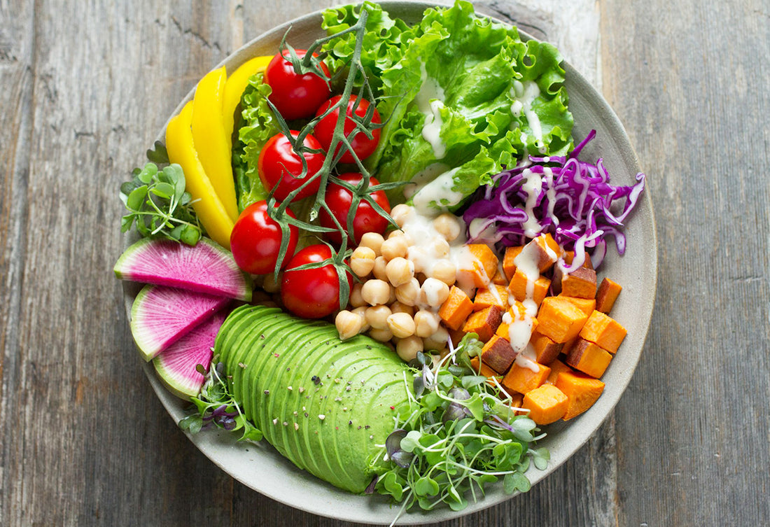 healthy diet with tomato avocado green leavesa and other vegetables for fatty liver disease